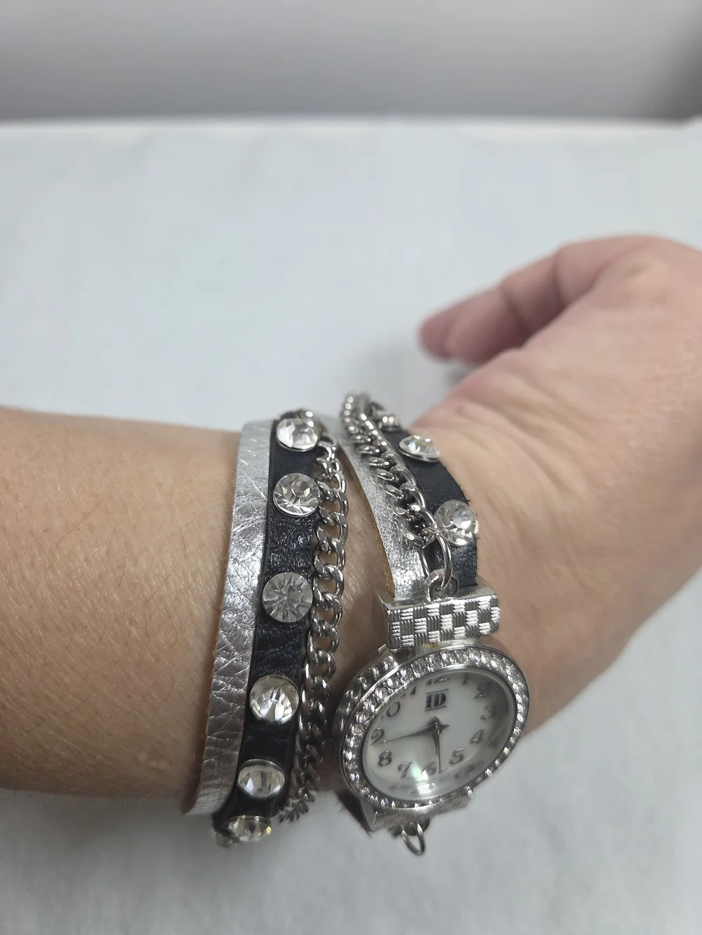Authentic 11D Multi Strand Leather Wrap Bracelet Watch Silver & Rhinestones